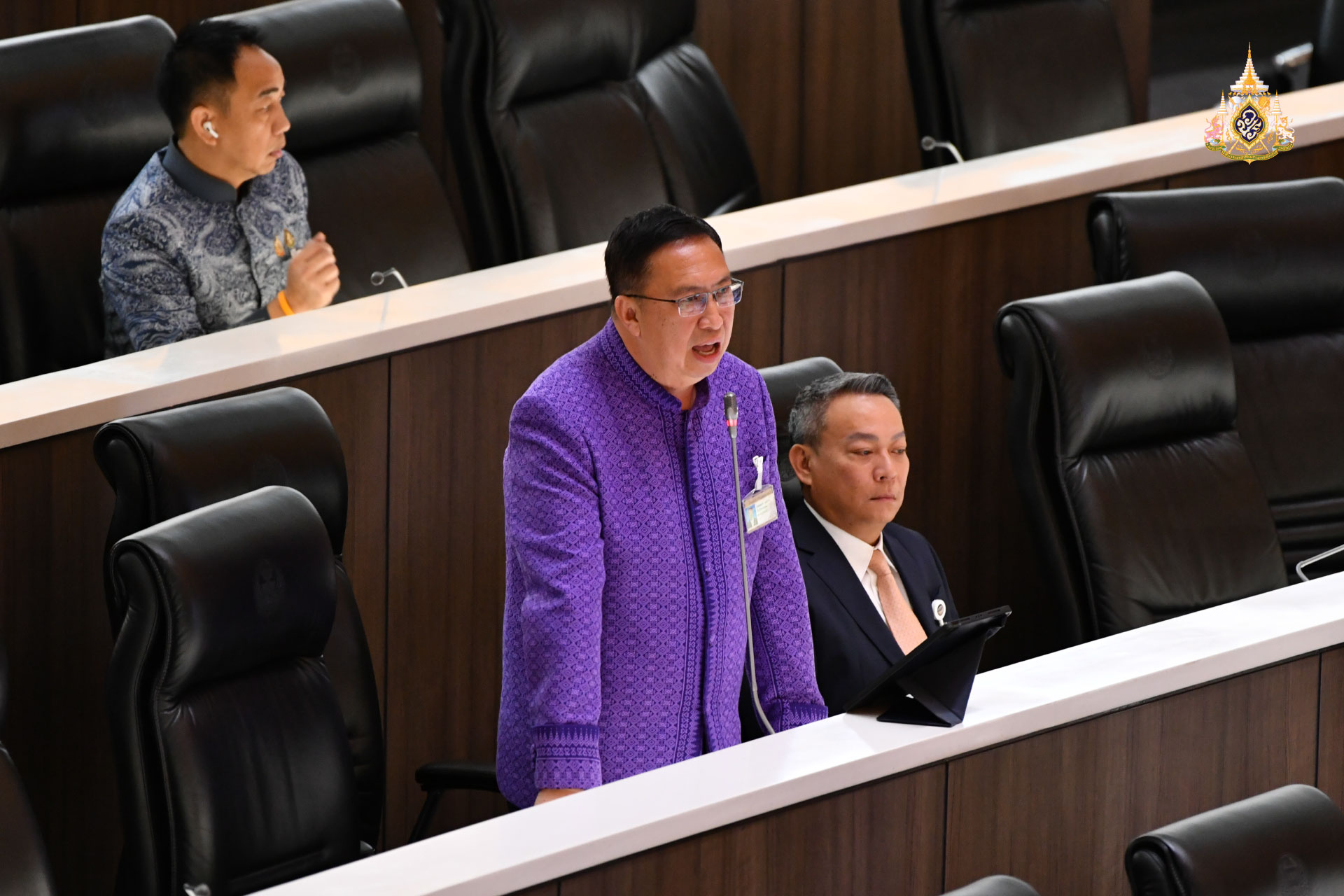 สส.อลงกต" เสนอตัดงบสาธารณสุข ซัดงบฟอกไตเพิ่ม แต่ผู้ป่วยต้องควักเงินเอง เสนอทบทวนงบฯ ซื้อรถเอกซเรย์เคลื่อนที่