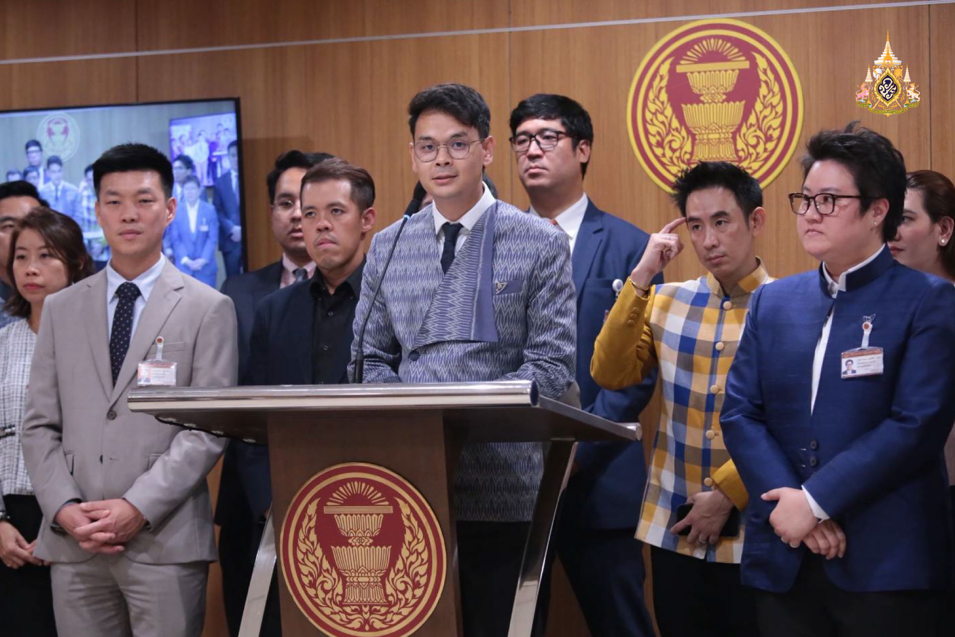 ฝากถึงรัฐบาล ไม่ไหว อย่าฝืน ขอประชาชนอดทน หลัง "ไชยา" สั่งปิดประชุมกะทันหัน  ระหว่างเตรียมถกเลิก MOU 43-44