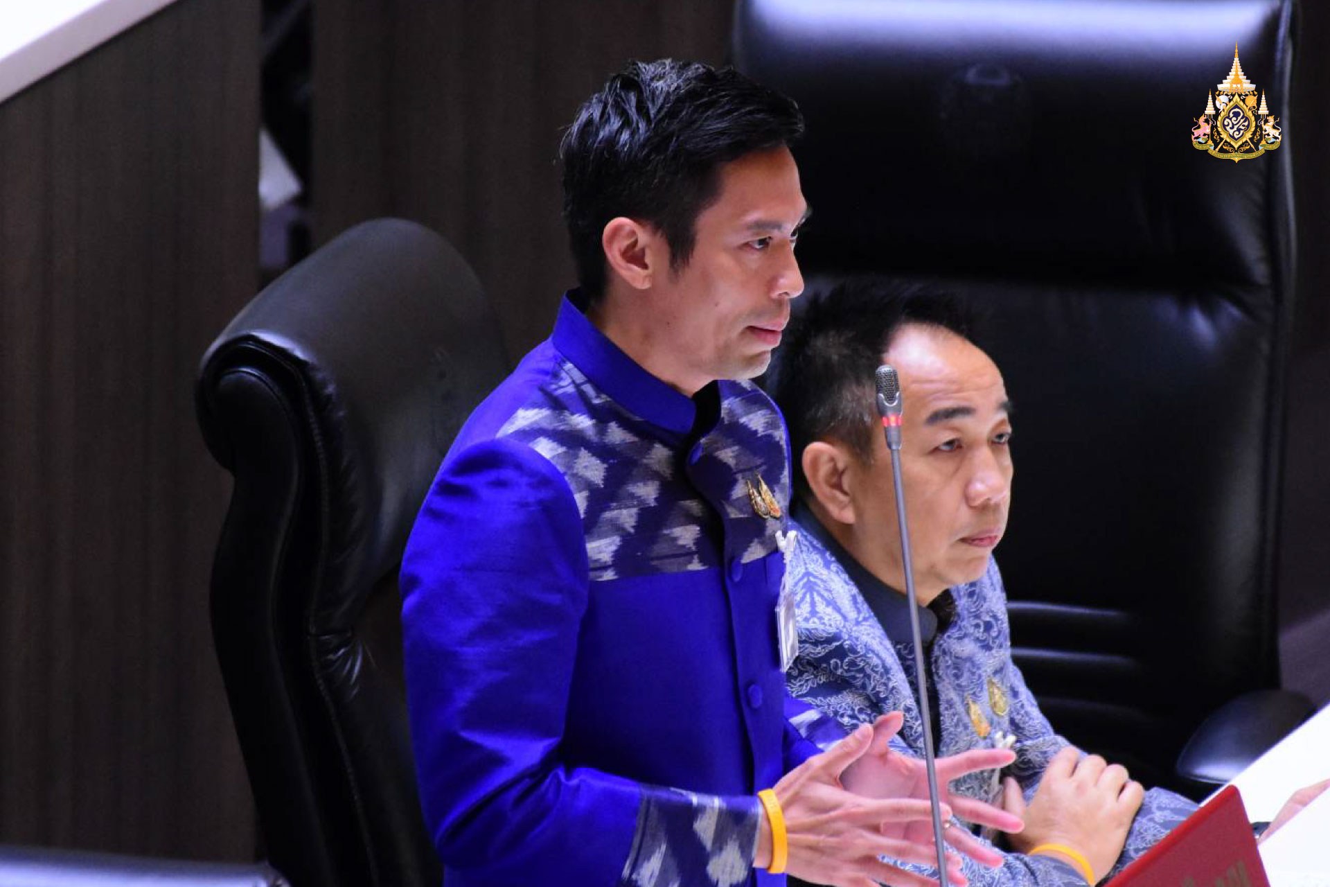 ร้องหา มาตรการพยุงราคาข้าวให้ “ชาวนา” มีกิน มีใช้ มีเกียรติ มีศักดิ์ศรี ถามทําไมรัฐบาลนิ่งเฉย พร้อมเตือน มท.เตรียมป้องกันภัยพิบัติให้ปชช.ริมแม่น้ำ รับมือพายุคาจิกิ