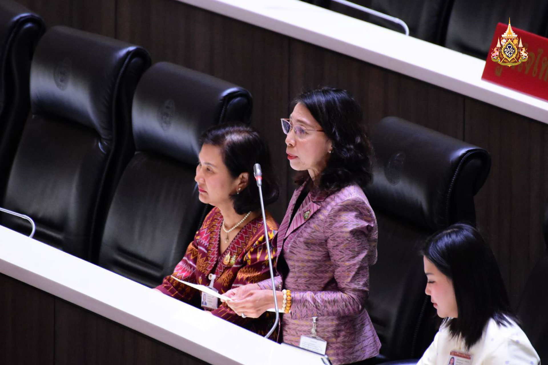 "สส.ปทิดา" ทวงถามหลุมหลบภัย - ไร้เสียงกำลังใจจากผู้นำ - เสนอเพิ่มสวัสดิการ ชรบ.-ช่วยผู้ประกอบการ-ยกเว้นส่งประกันสังคม