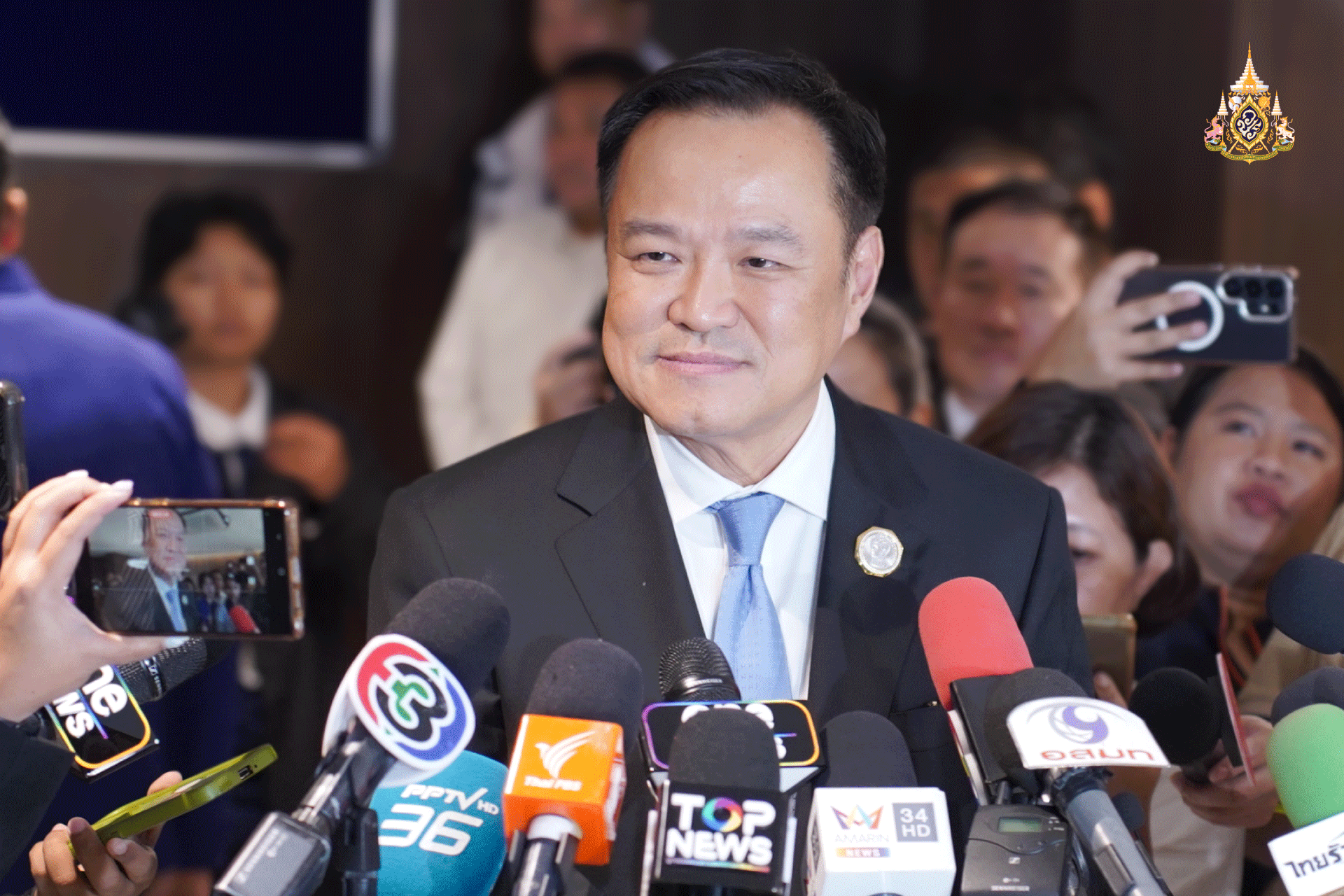 เดินหน้าเต็มสูบ งานรับใช้บ้านเมือง