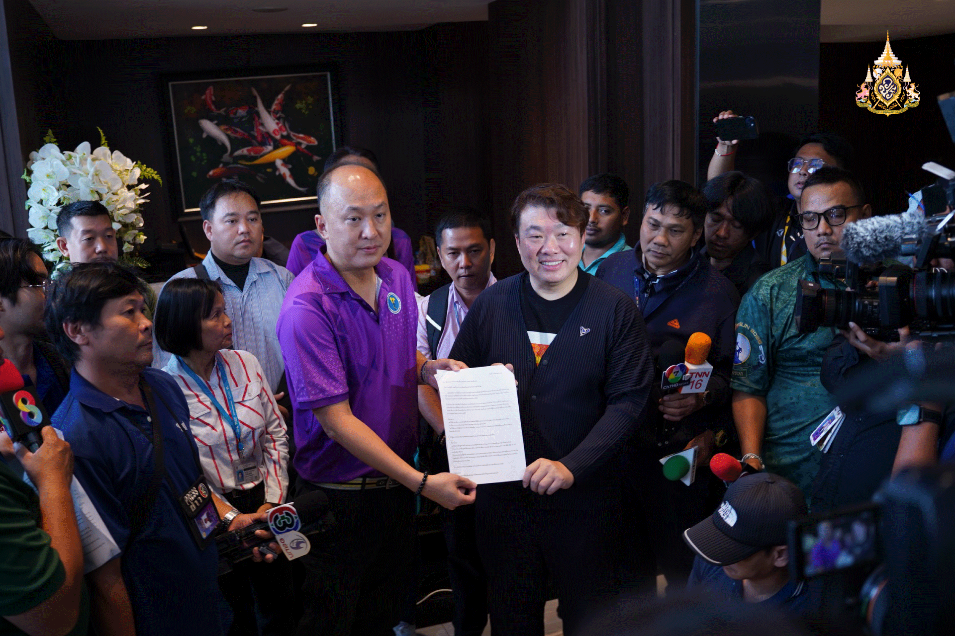 รับหนังสือมัคคุเทศก์ เสนอ 4 ปัญหาเร่งด่วนด้านท่องเที่ยว