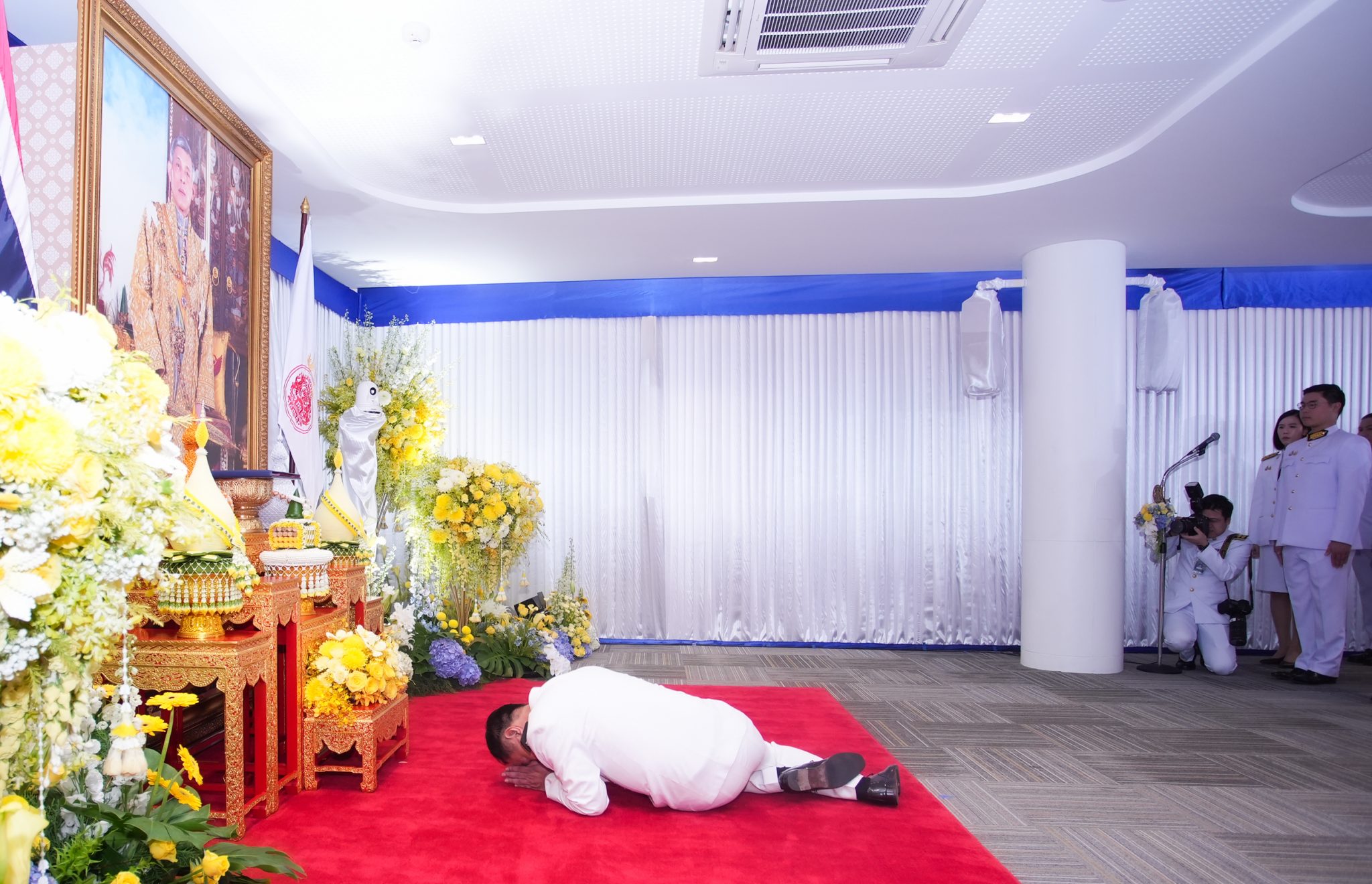 “อนุทิน” รับพระบรมราชโองการโปรดเกล้าฯ แต่งตั้งเป็นนายกฯ คนที่ 32