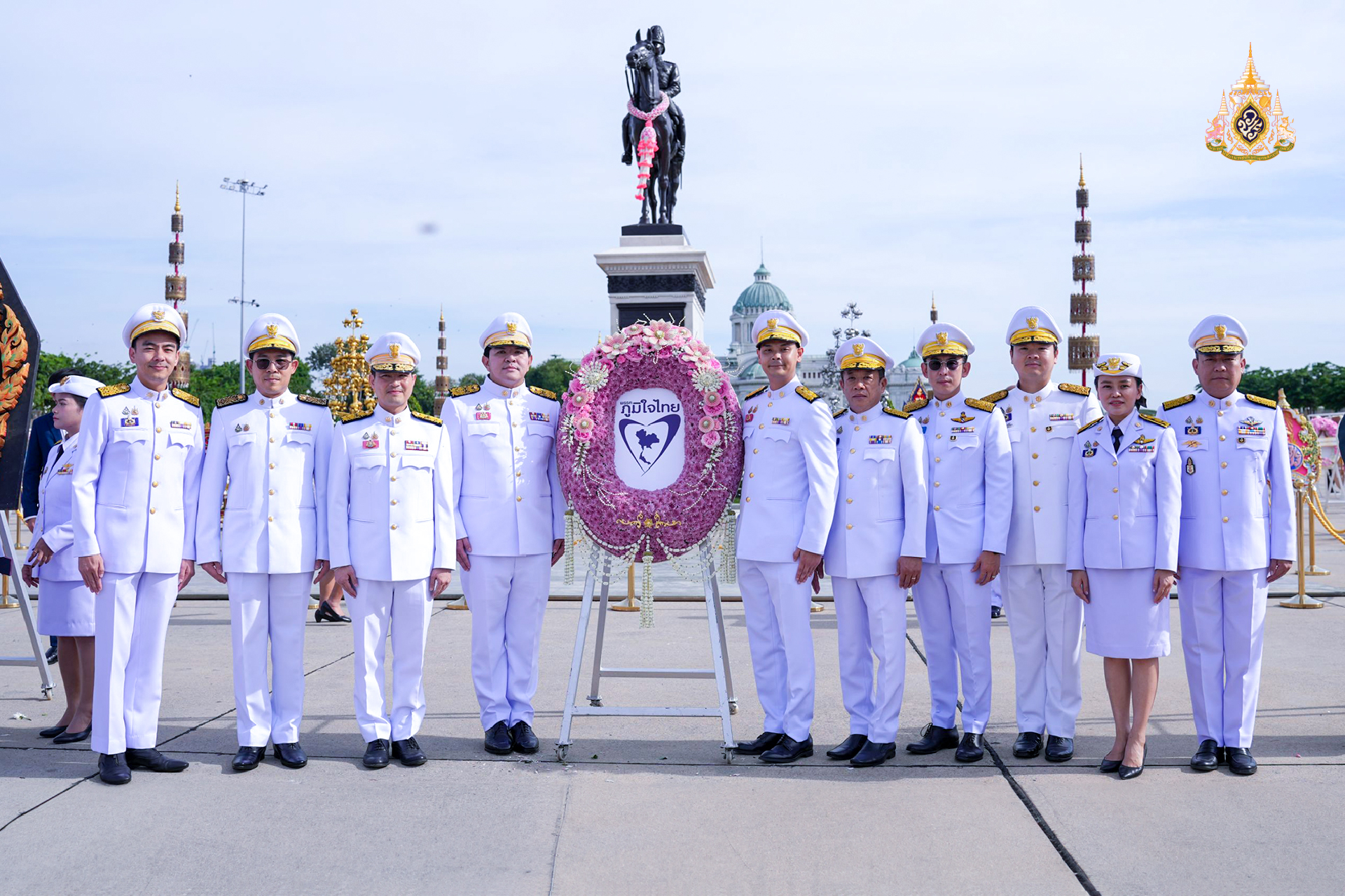 พรรคภูมิใจไทย วางพวงมาลาถวายราชสักการะ พระบรมราชานุสรณ์พระบาทสมเด็จพระจุลจอมเกล้าเจ้าอยู่หัว