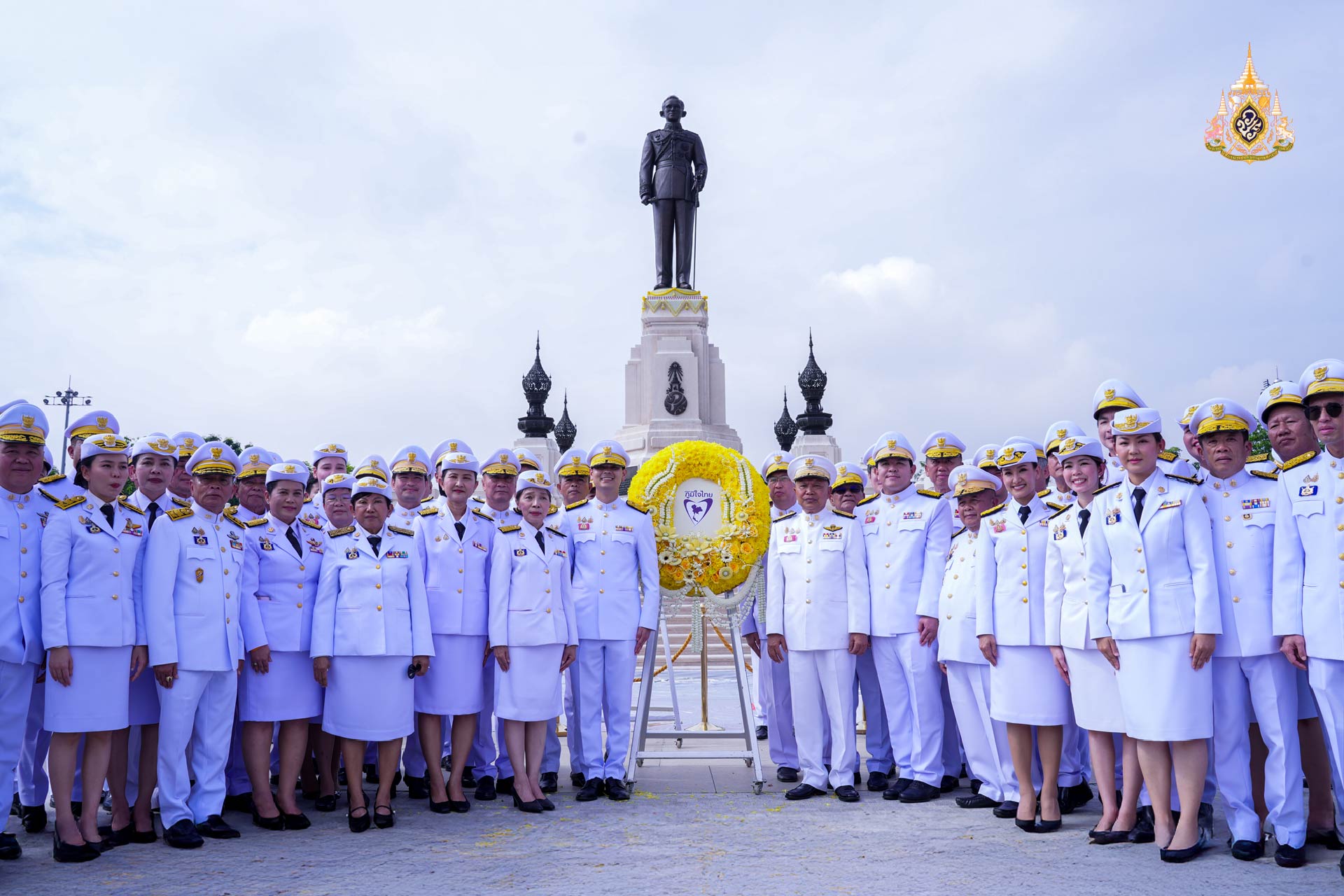 พรรคภูมิใจไทย ร่วมวางพวงมาลา เนื่องในวันนวมินทรมหาราช