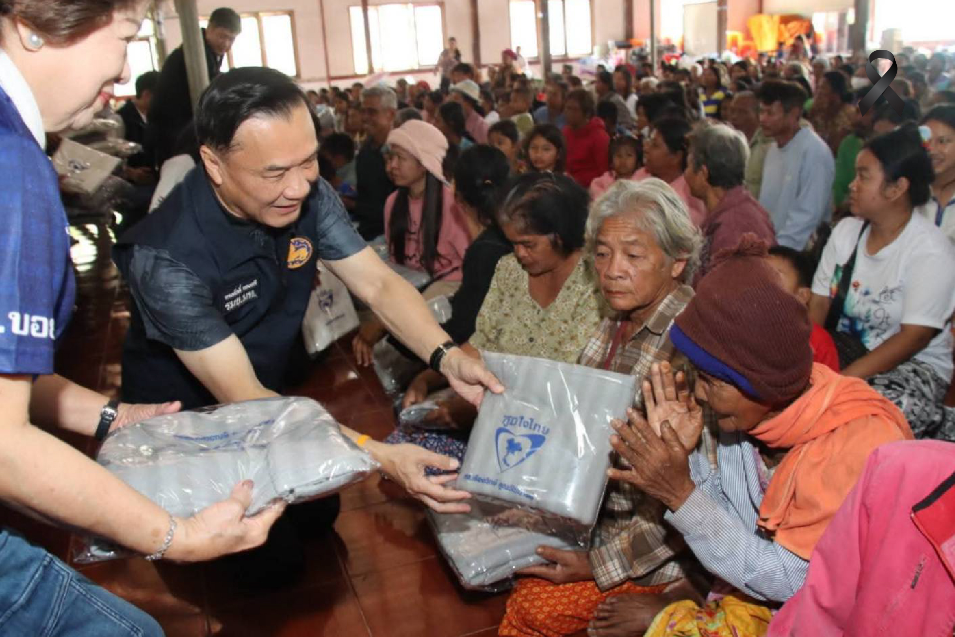 ลงพื้นที่ตรวจเยี่ยมและให้กำลังใจประชาชนที่อพยพ ณ ศูนย์พักพิงชั่วคราวในพื้นที่จังหวัดสุรินทร์