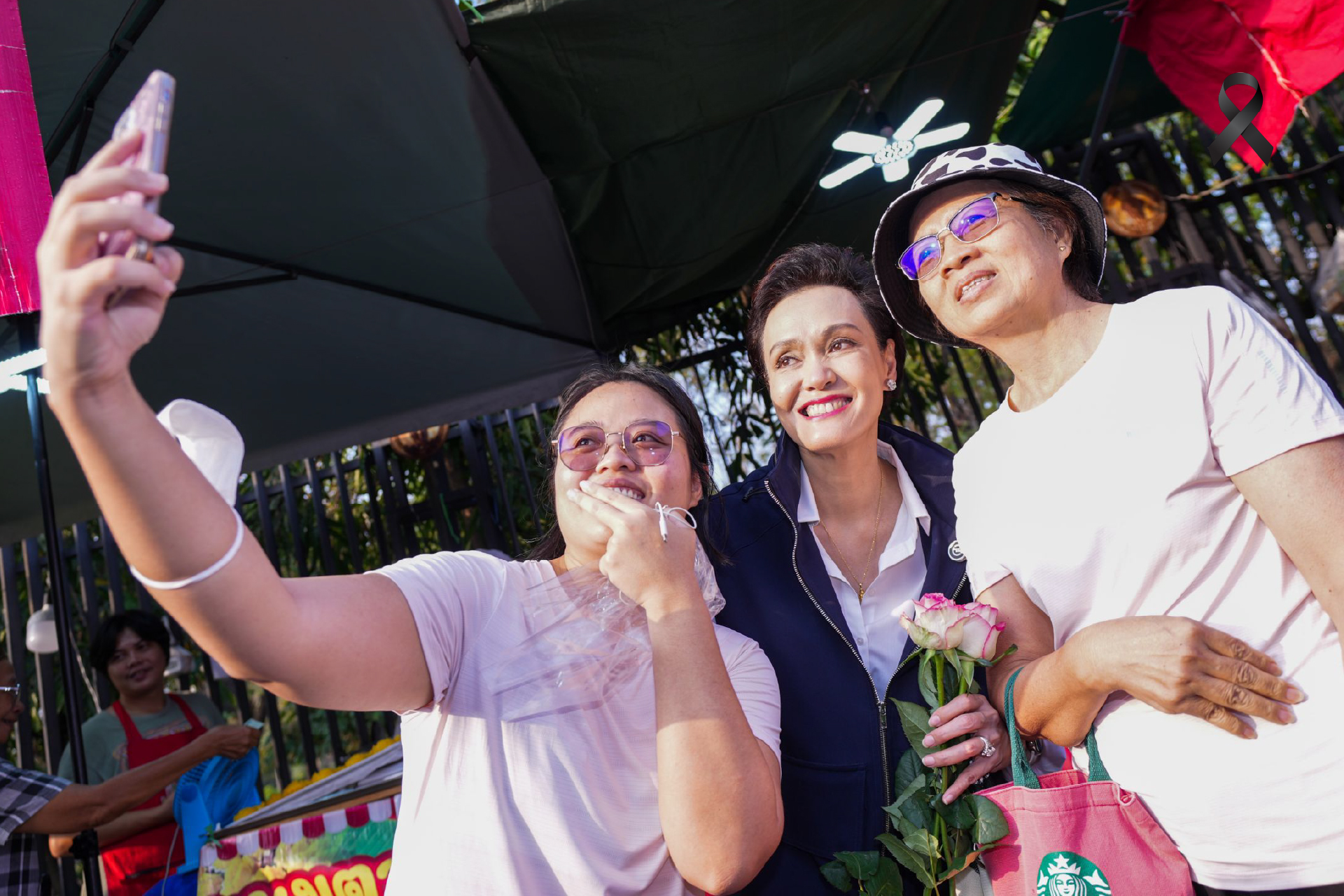 ตลาดคลองจั่นแตก !  ปชช.แห่ให้กำลังใจ ภท.