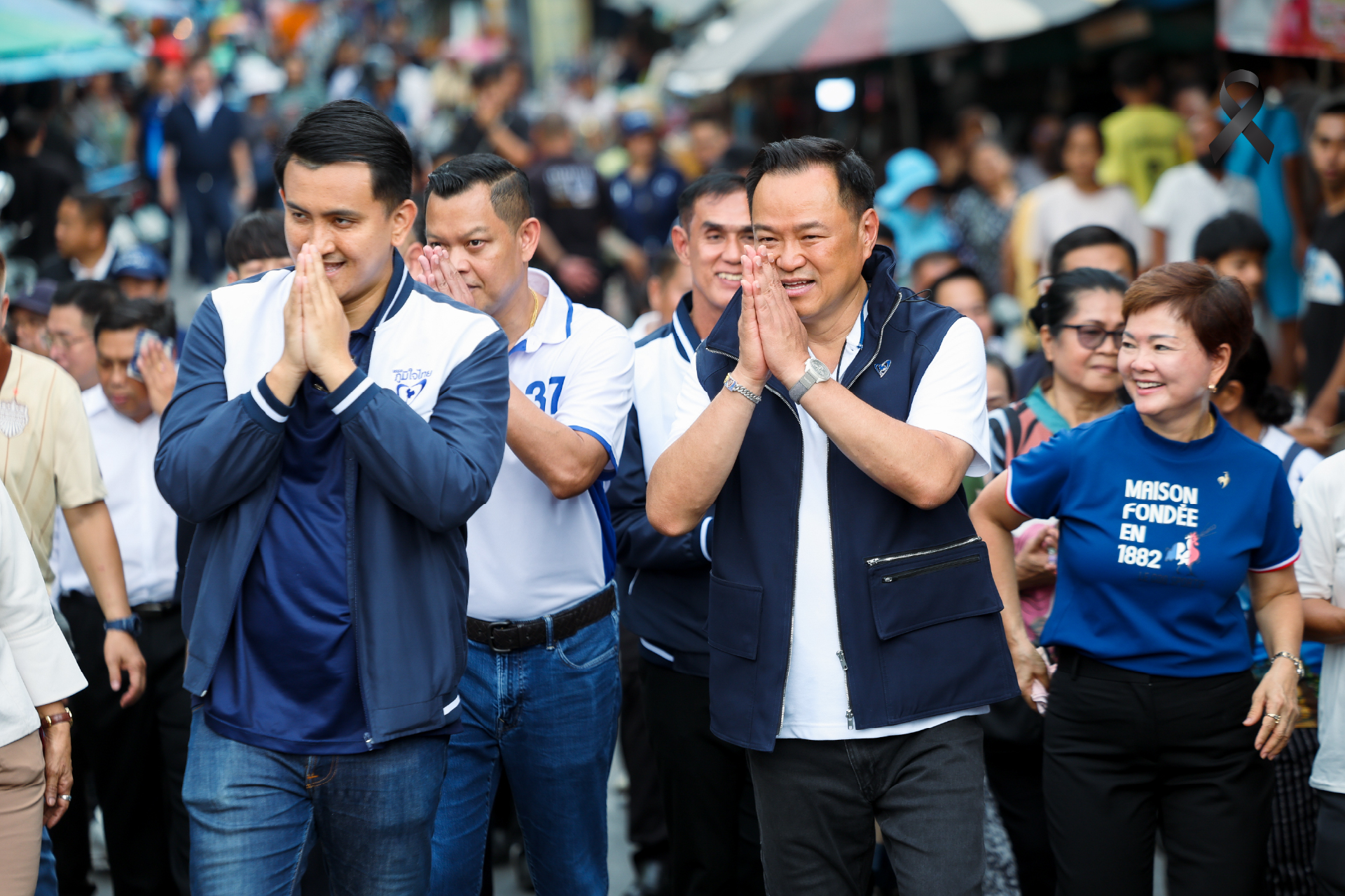 ลุยหาเสียงตลาดครุใน แม่ค้า–ปชช.แห่ต้อนรับ