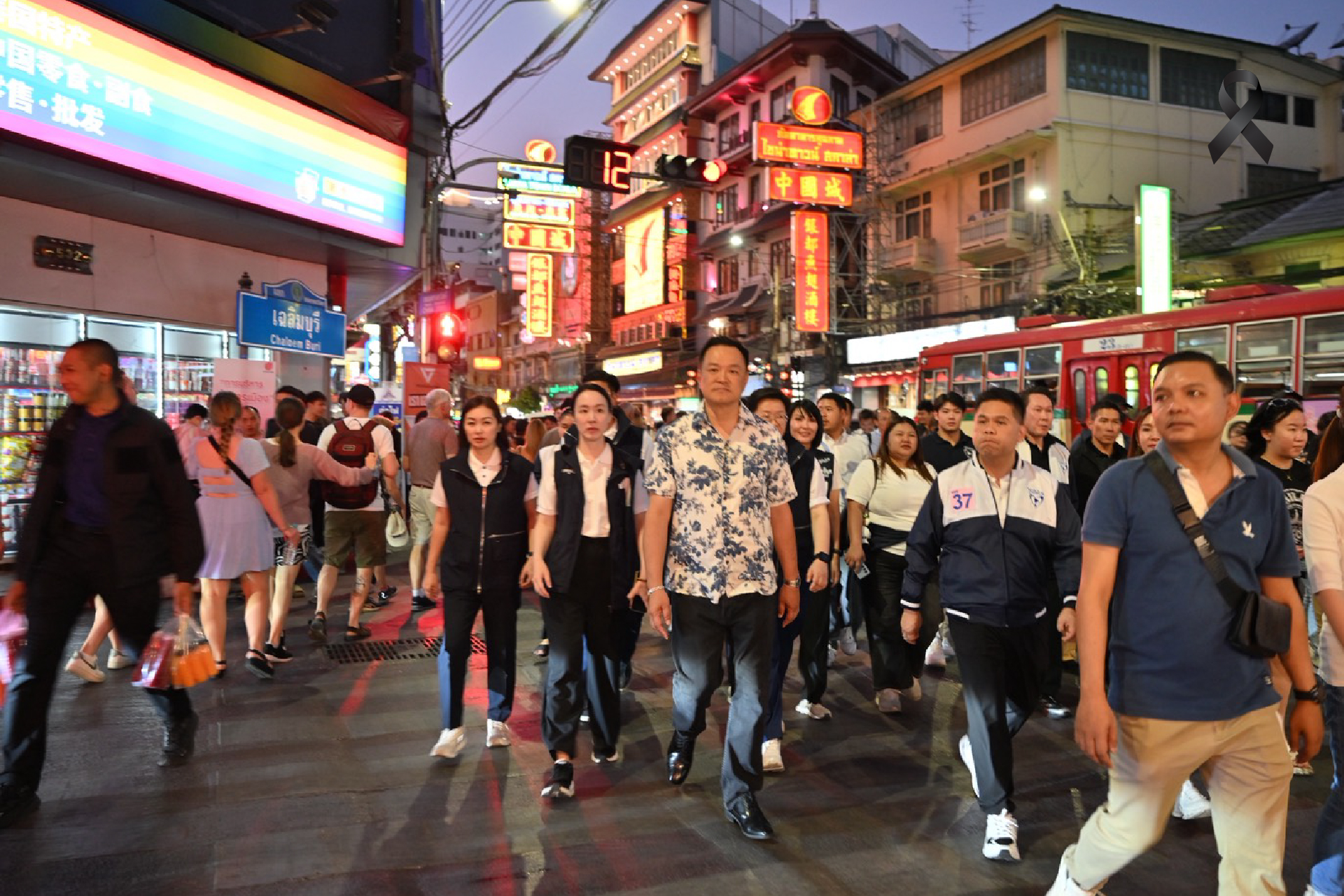 ลุยต่อเยาวราช กระแสดี !!  พ่อค้าแม่ค้า ปชช.ให้กำลังใจอบอุ่น