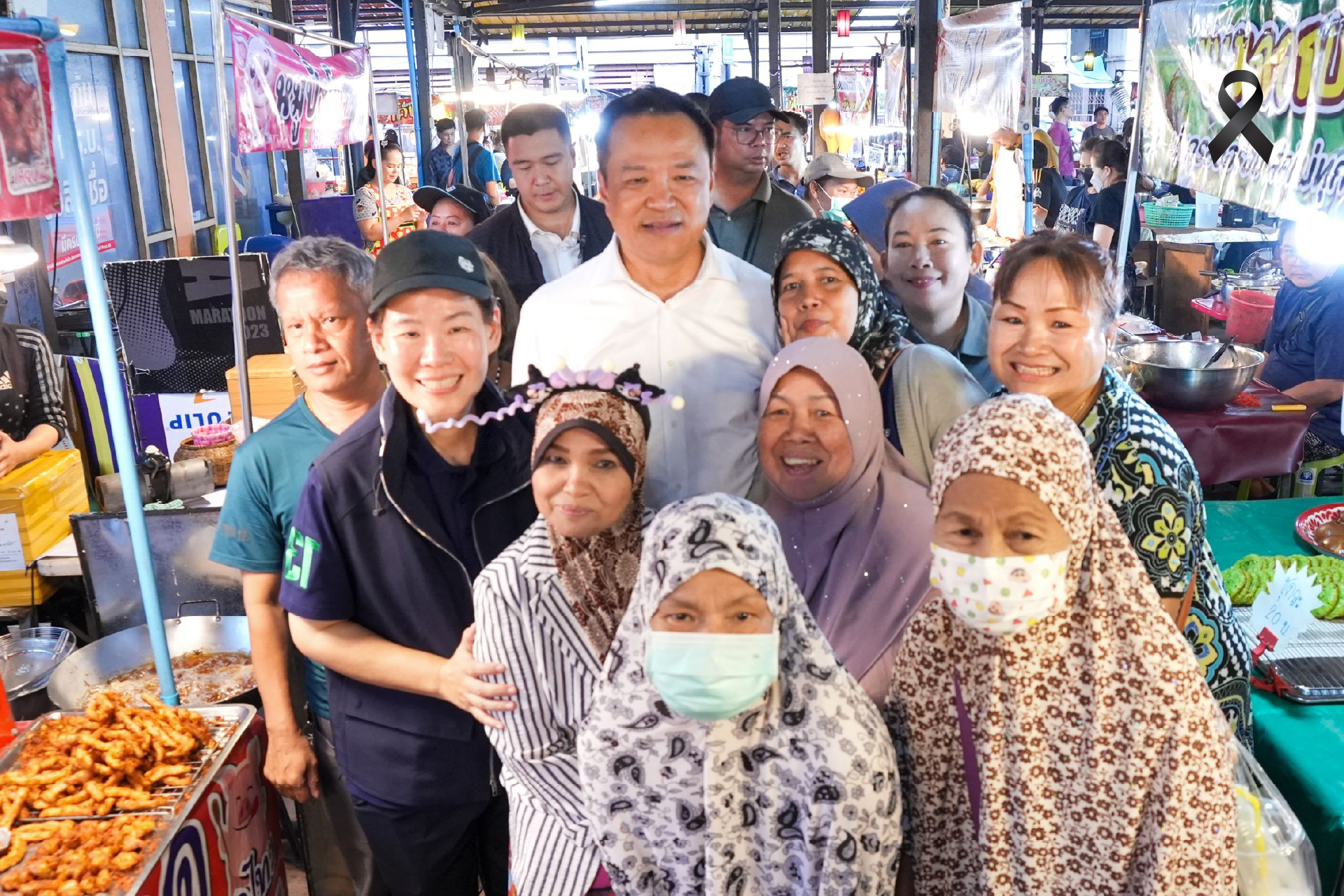 ลุยบางกะปิ ช่วย “โอ๋ สุดซอย”  คึกคัก เสียงเชียร์ 13-37 ลั่นตลาด