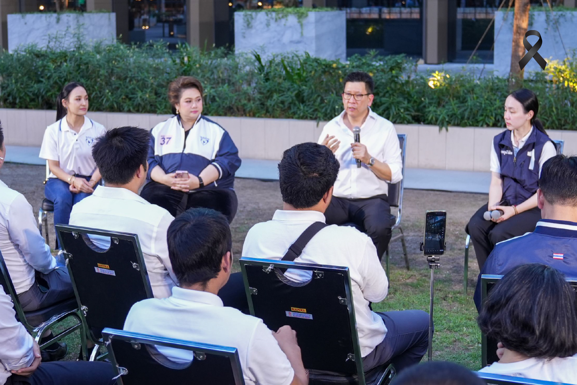 “ภูมิใจไทย” ล้อมวงคุยนโยบายเศรษฐกิจที่สีลม