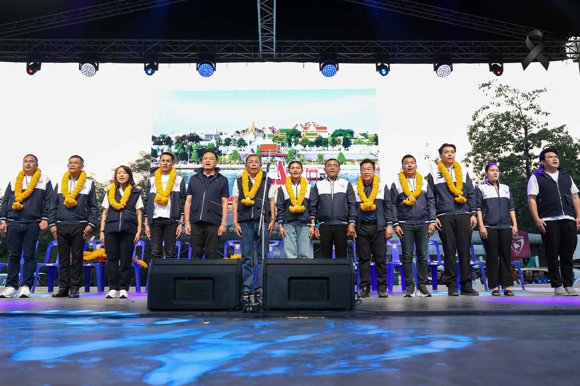 ปราศรัยใหญ่ปทุมธานี คึกคัก ! ชูผลงานปกป้องอธิปไตย ย้ำปิดด่านยาว